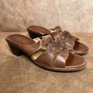Clarks Artisan Low Heel Pump Floral Sandals Cutout Strappy Leather Brown Boho
